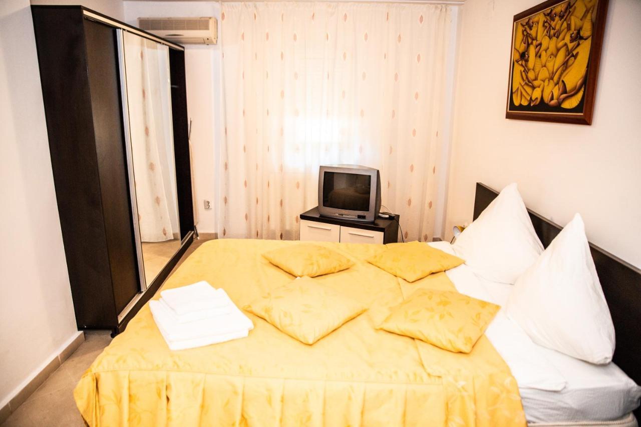 Club Onix Apartments Нептун Экстерьер фото