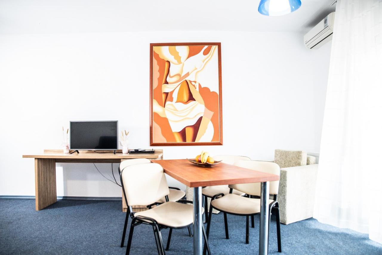 Club Onix Apartments Нептун Экстерьер фото