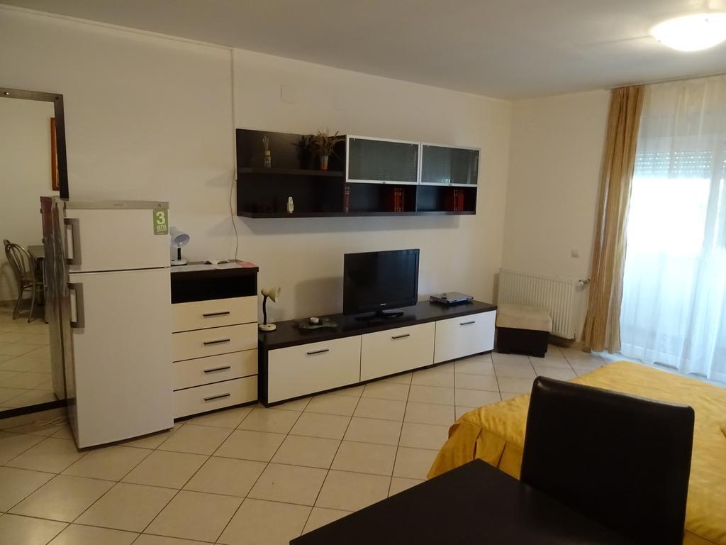 Club Onix Apartments Нептун Экстерьер фото