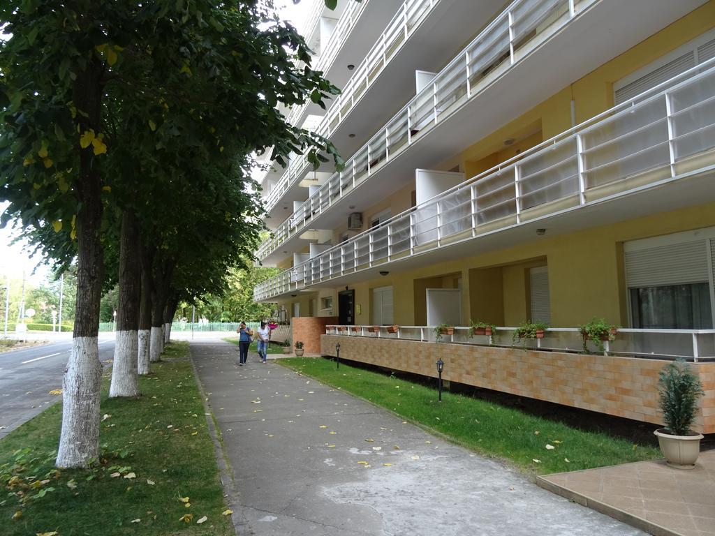 Club Onix Apartments Нептун Экстерьер фото